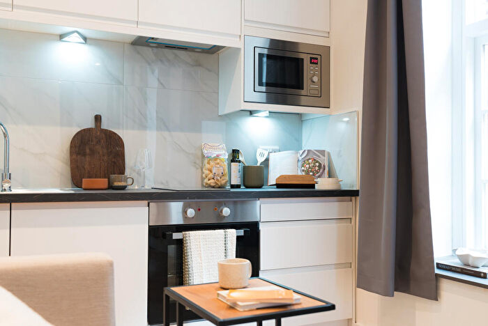 Apartment To Rent In Apt, Churchill House Residence #, LG06