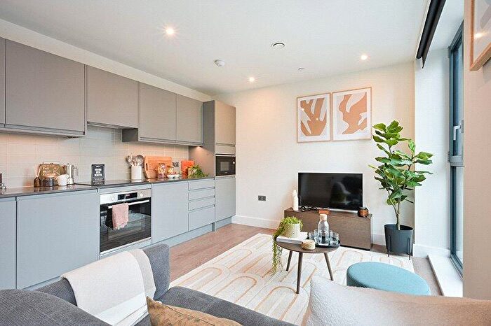 2 Bedroom Apartment To Rent In Uncle Leeds, Whitehall, LS12