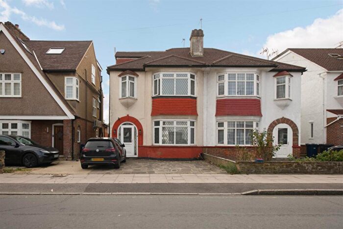 4 Bedroom Semi-Detached House For Sale In Burleigh Gardens, London, N14