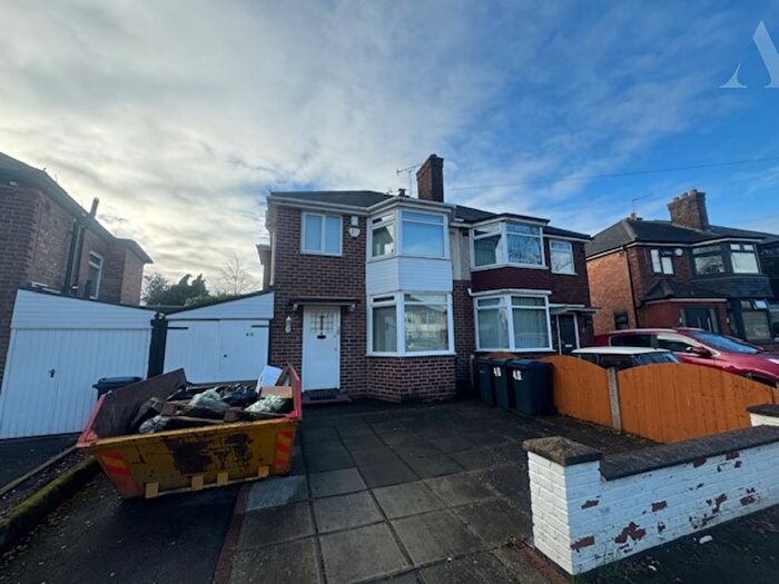 3 Bedroom Semi Detached House For Sale In Millington Road, Birmingham, West Midlands, B36