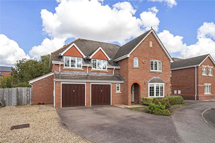 5 Bedroom Detached House For Sale In Pagnell Court, Wootton, Northampton, Northamptonshire, NN4