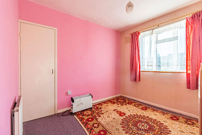 3 Bedroom End Of Terrace House For Sale In Pemberton Close, St. Albans, Hertfordshire, AL1