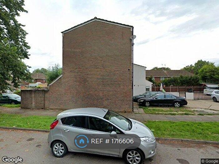 2 Bedroom Flat To Rent In Heywood Avenue, London, NW9