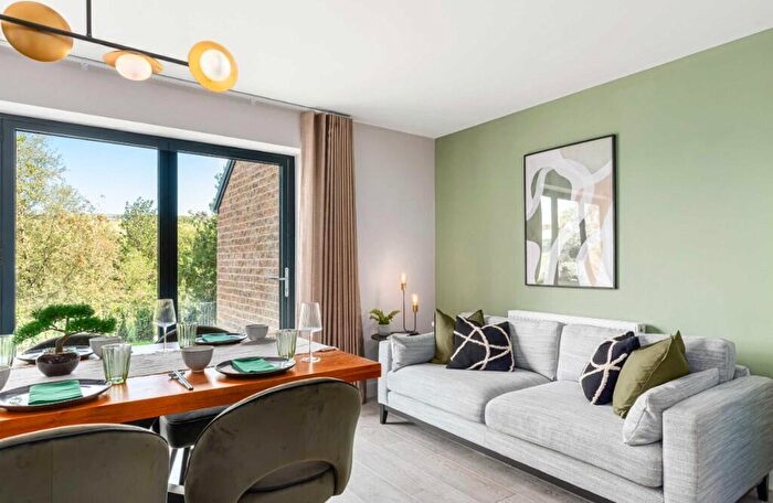 1 Bedroom Apartment For Sale In Johnson New Road, Hoddlesden, BB3