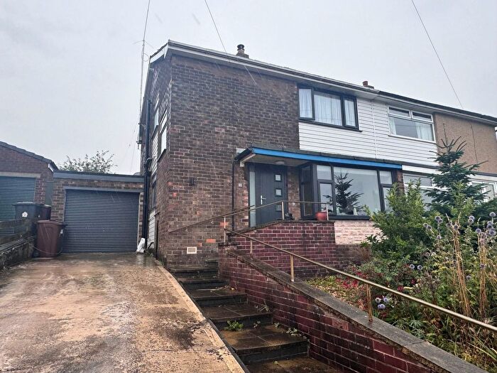 3 Bedroom Semi-Detached House For Sale In Ashfield Road, Chapel-En-Le-Frith, SK23