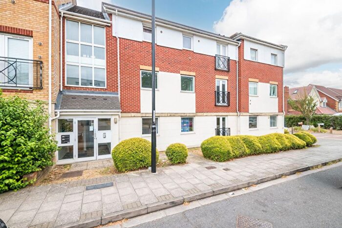 2 Bedroom Flat For Sale In Miles Drive, London, SE28