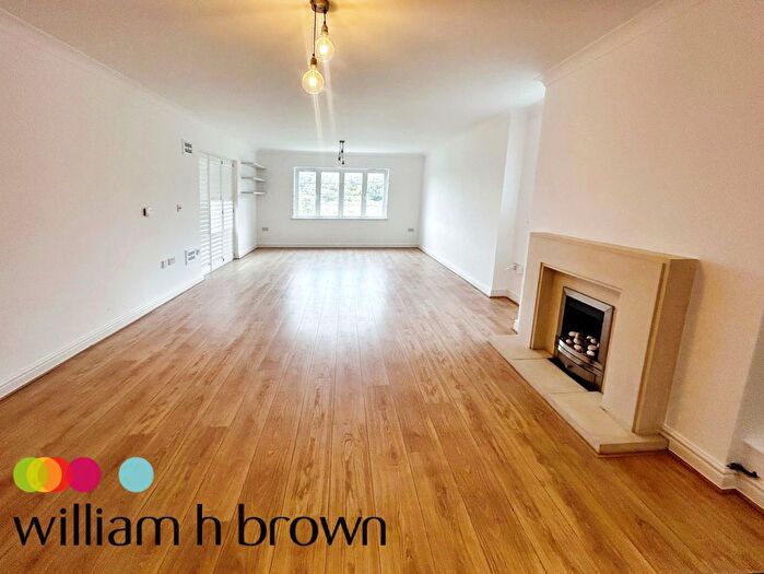 2 Bedroom Flat To Rent In Braiswick, Colchester, CO4