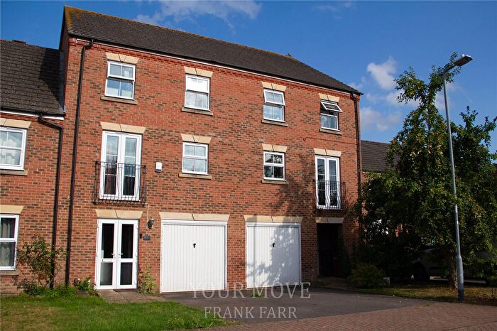 4 Bedroom Terraced House For Sale In Dalton Green, Langley, Slough, SL3