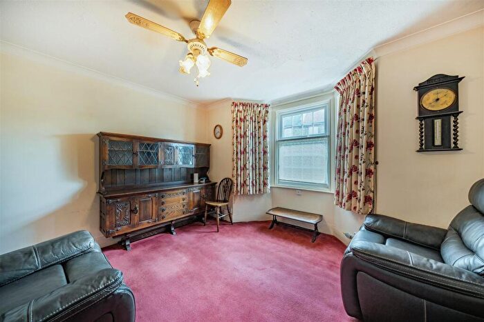 2 Bedroom Cottage For Sale In Wood Street, Mitcham, CR4