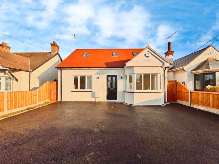 4 Bedroom Detached Bungalow To Rent In Southend Road, Rochford, SS4