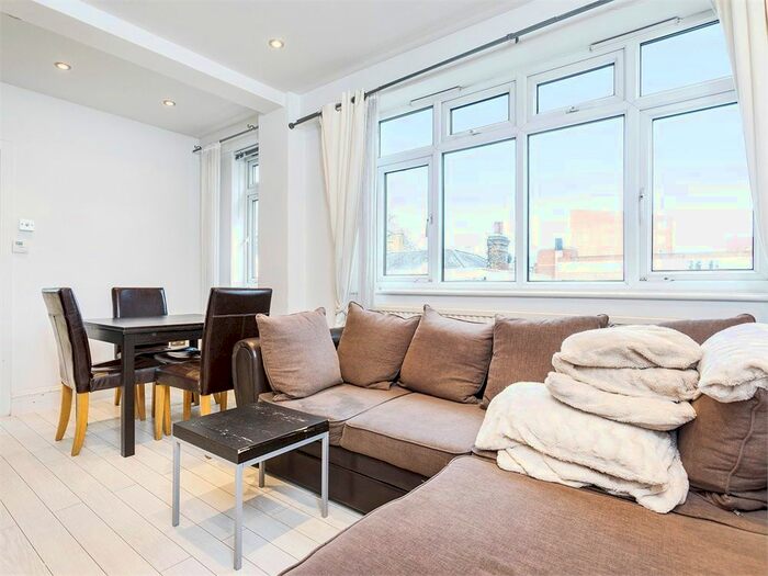 3 Bedroom Flat To Rent In Lockyer Estate, Kipling Street, London, SE1