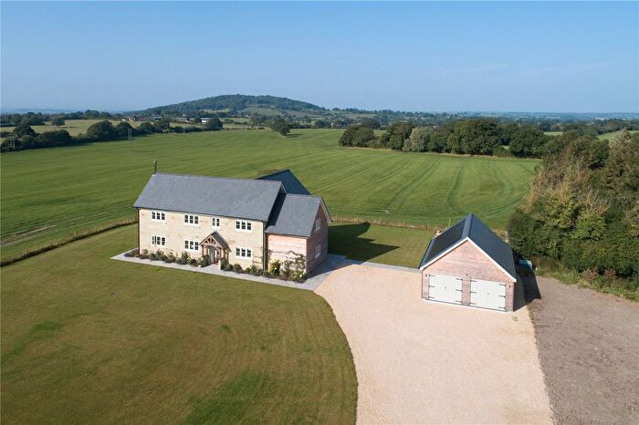 4 Bedroom Detached House For Sale In Calves Lane, Shaftesbury, SP7