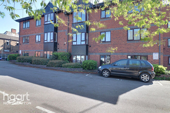 2 Bedroom Apartment To Rent In Oakley Street, Northampton, NN1