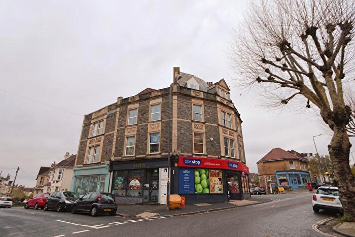 3 Bedroom Apartment To Rent In Top Floor Flat, Harcourt Road, Bristol, BS6