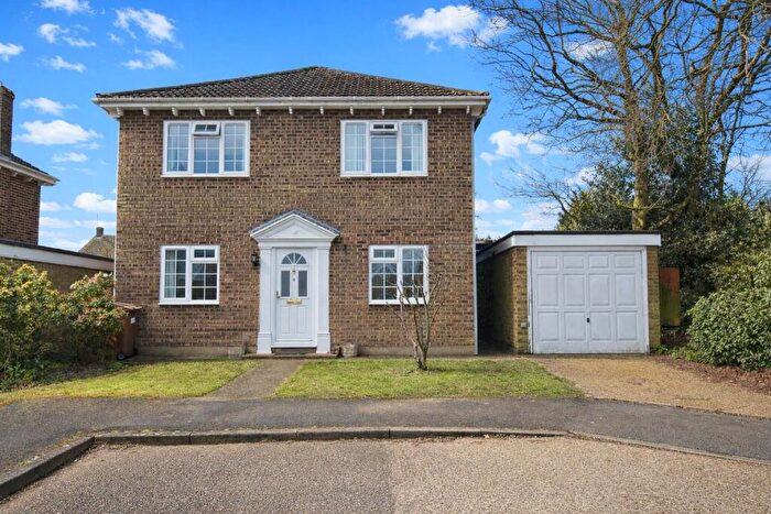 4 Bedroom Detached House For Sale In Hopkirk Close, Danbury, CM3