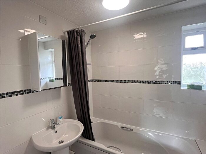 1 Bedroom Bungalow For Sale In Shaw Road, Monkmoor, Shrewsbury, Shropshire, SY2