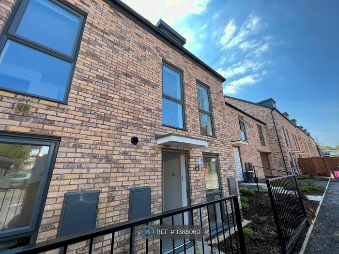 4 Bedroom Semi-Detached House To Rent In Mowbray Street, Birmingham, B5