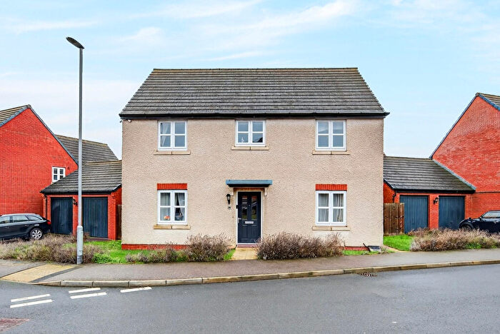 4 Bedroom Detached House For Sale In Kingfisher Way, Burton Latimer, NN15