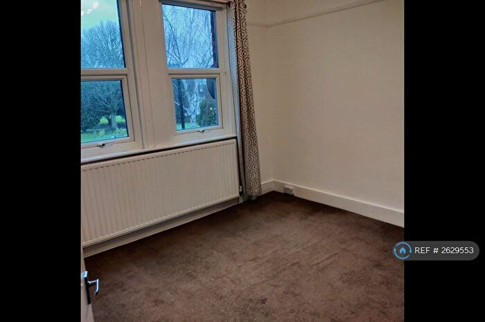 1 Bedroom Flat To Rent In St. Marys Road, Southend-On-Sea, SS2