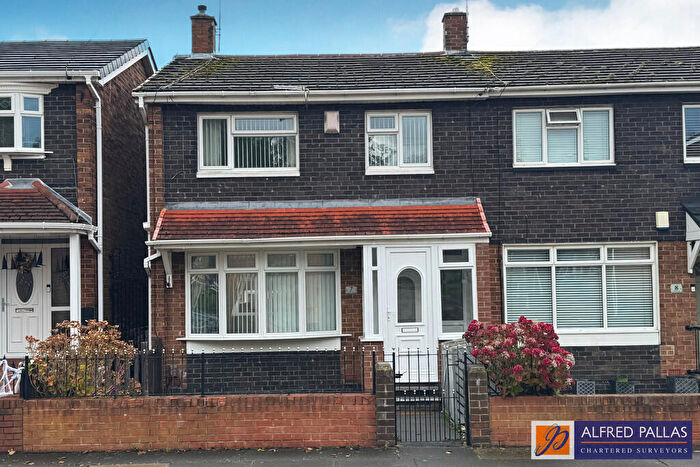 3 Bedroom Semi-Detached House For Sale In Gilbert Square, Grindon, SR4