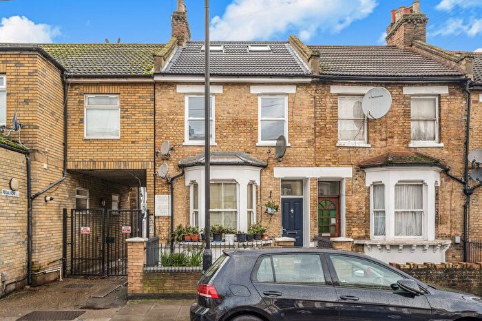 3 Bedroom Flat For Sale In Astbury Road, London, SE15