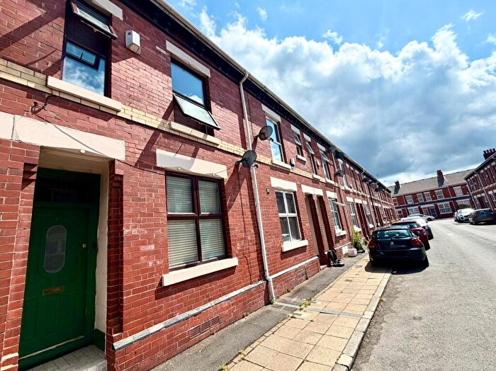 3 Bedroom Terraced House To Rent In Beever Street, Old Trafford, M16