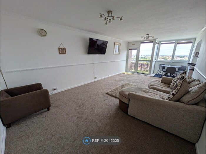 2 Bedroom Flat To Rent In Kenilworth Court, Coventry, CV3