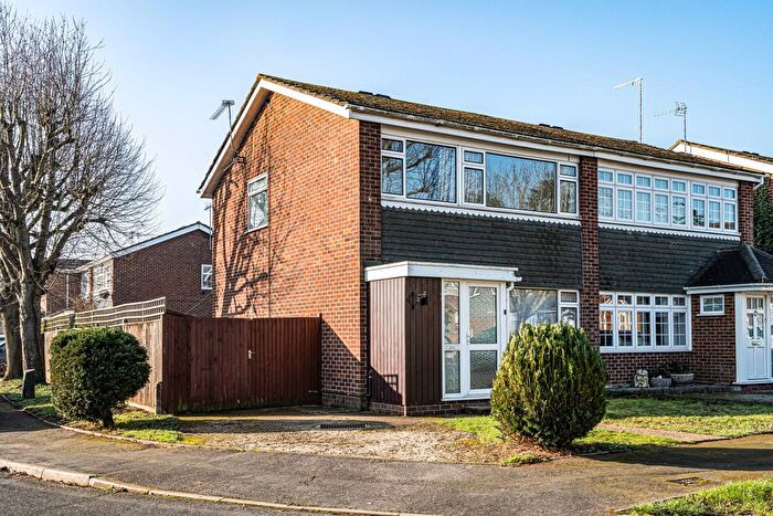 3 Bedroom Semi Detached House For Sale In Granville Gardens, Hoddesdon, EN11
