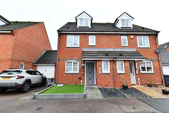 3 Bedroom Semi Detached House For Sale In Swale Close, Stevenage, SG1