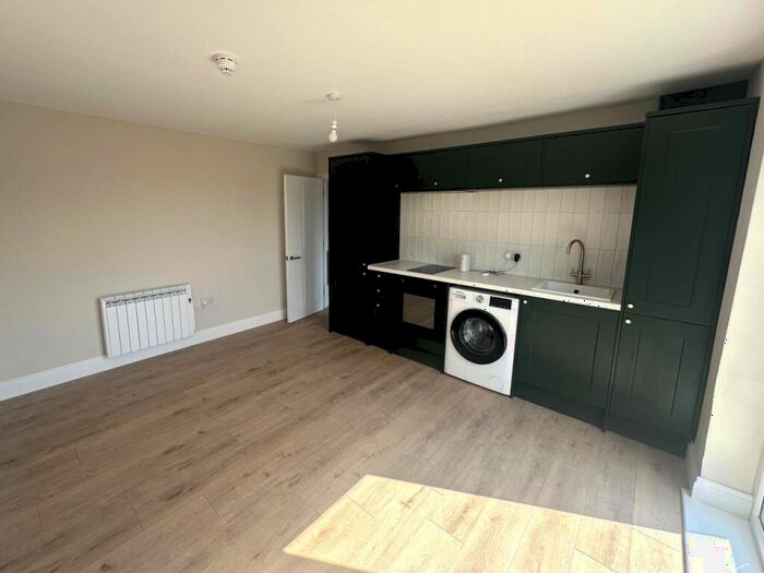 1 Bedroom Flat To Rent In Crescent Drive North, Brighton, East Sussex, BN2