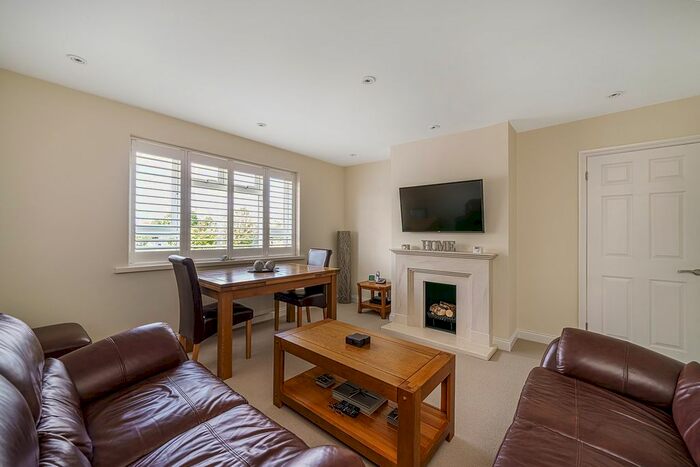 2 Bedroom Maisonette To Rent In Clement Road, Beckenham, BR3
