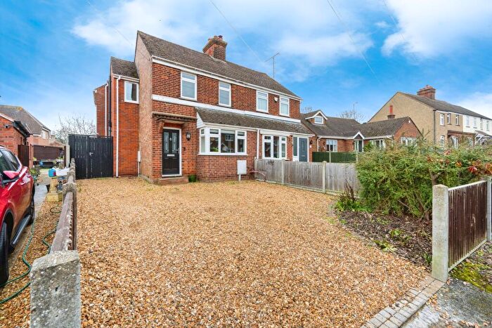 3 Bedroom Semi-Detached House For Sale In New Road, Bromham, Bedford, Bedfordshire, MK43