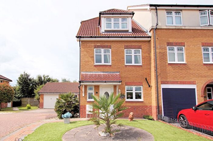 3 Bedroom End Terrace House For Sale In Beaufort Close, Lee On The Solent, PO13