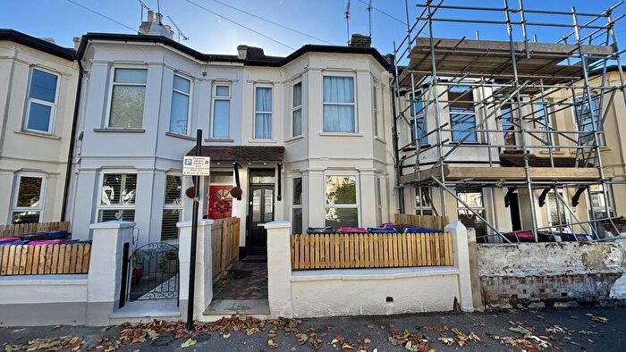 1 Bedroom Flat To Rent In St Anns Road, Southend-On-Sea, Essex, SS2