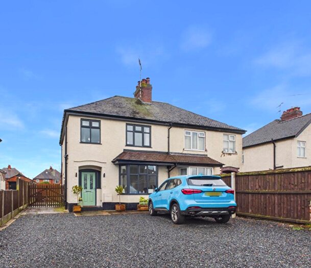 3 Bedroom Semi Detached House For Sale In Silkmore Lane, Stafford, ST17