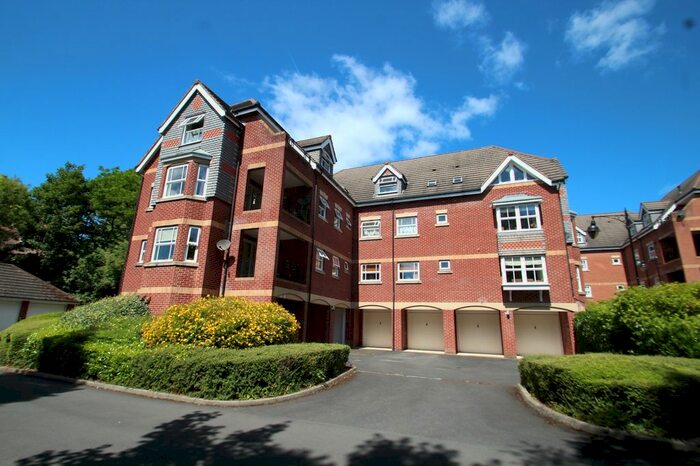 2 Bedroom Flat To Rent In Oak House, Allerton Park, Leeds, West Yorkshire, Uk, LS7