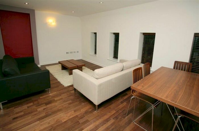 3 Bedroom Flat To Rent In Jacob Masions, Umberston Street, Whitechapel, London, E1