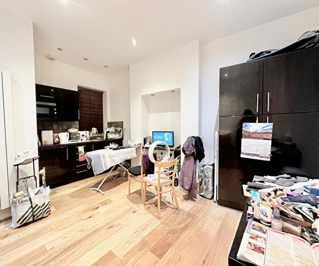 Flat To Rent In West End Lane, NW6