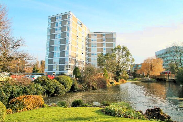 2 Bedroom Flat To Rent In Denham Lodge, Oxford Road, Denham, Uxbridge, UB9