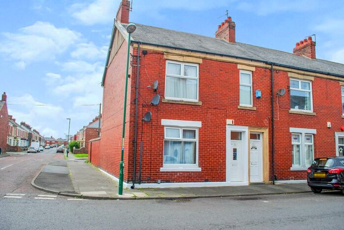 2 Bedroom Flat To Rent In Northbourne Road, Jarrow, Tyne And Wear, NE32