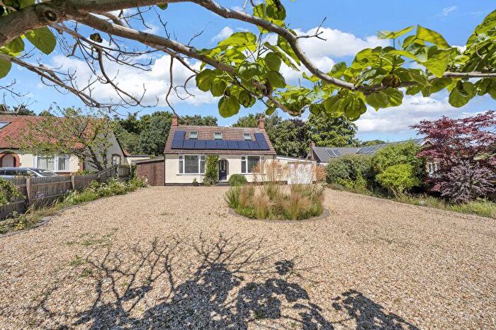 3 Bedroom Detached House For Sale In Bury Road, Great Barton, IP31