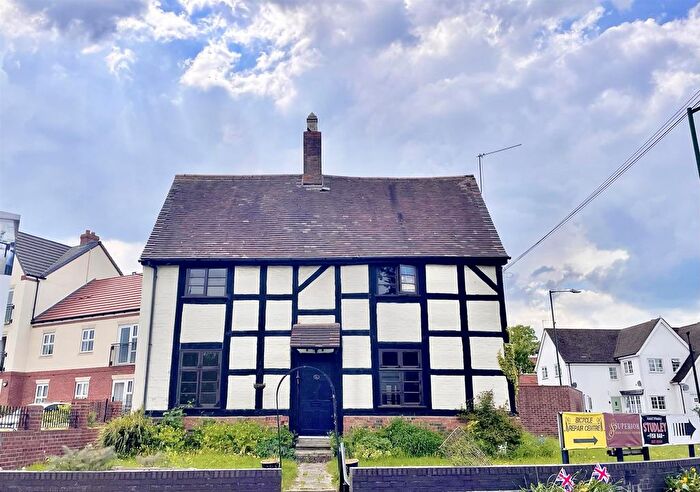 1 Bedroom Flat To Rent In Priory Square, Studley, B80