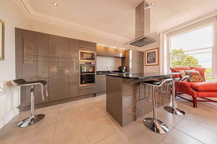 2 Bedroom Flat For Sale In Leicester Road, Oadby, Leicester, LE2