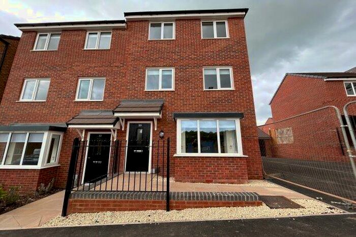 4 Bedroom Semi-Detached House To Rent In Harviston Avenue, Nottingham, NG4