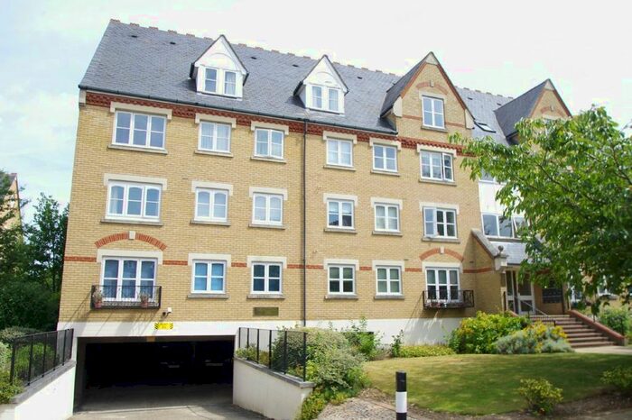 1 Bedroom Flat To Rent In Canterbury House, Anglian Close, Watford, WD24