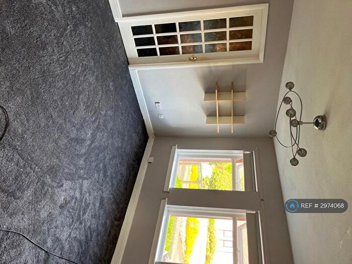 2 Bedroom Flat To Rent In Mallard Rd, Glasgow, G81