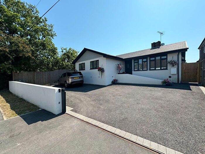 4 Bedroom Bungalow For Sale In Howland Road, Marden, Kent, TN12