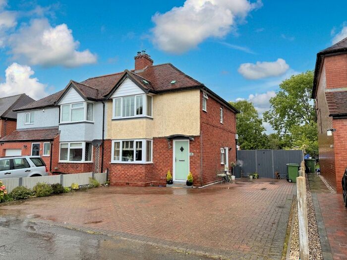 3 Bedroom Semi-Detached House For Sale In Meadow Drive, Telford, TF6