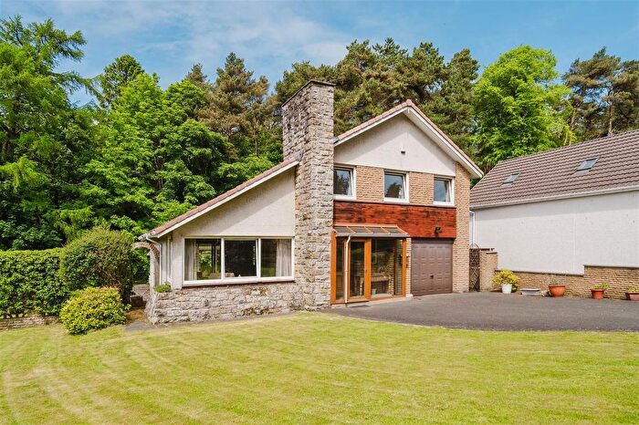 3 Bedroom Detached House For Sale In Woodlands Park, Livingston, EH54