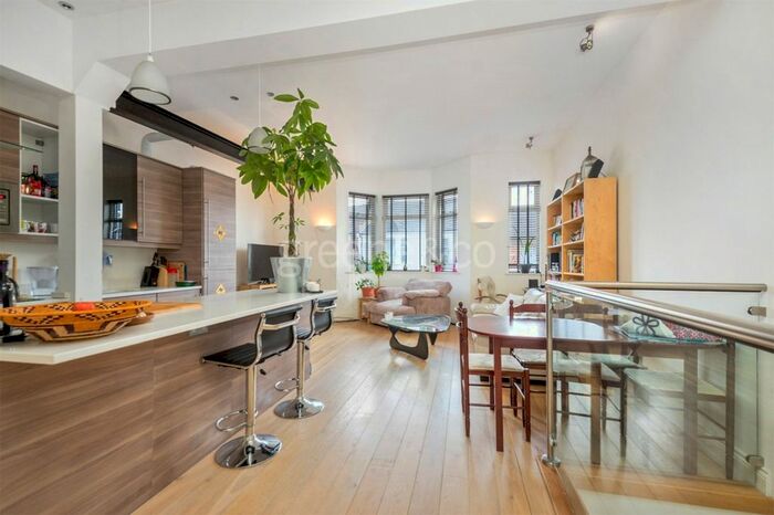 2 Bedroom Flat To Rent In Villiers Road, London, NW2